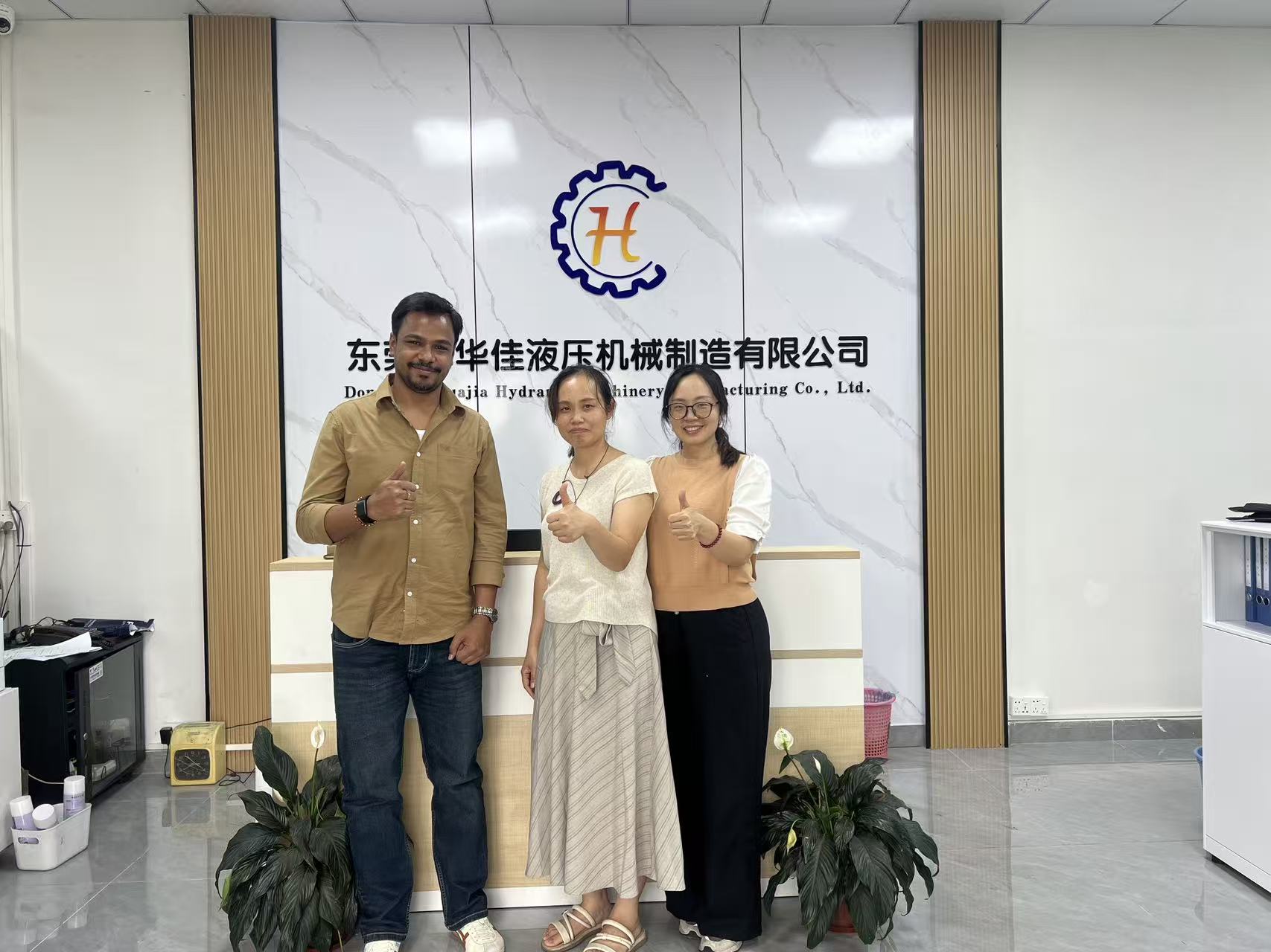 Huajia engineering team