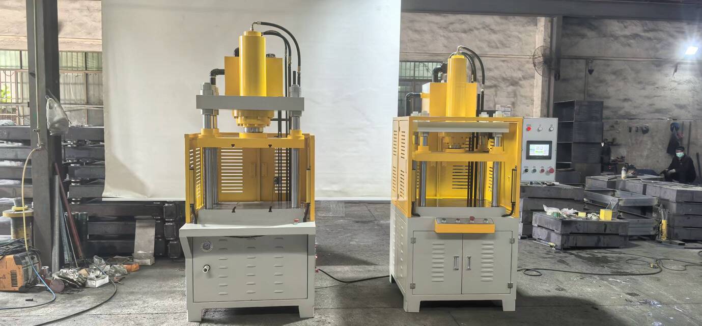 Four column hydraulic press